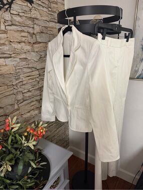 Express White Women's Blazer and Pants Suit